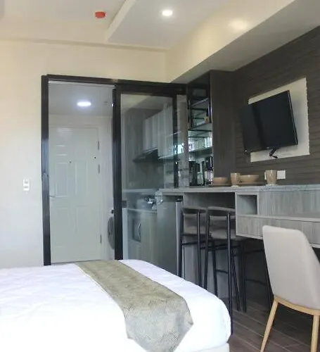 Compact Near Ayala W Wifi Balcony Apartment Cebu
