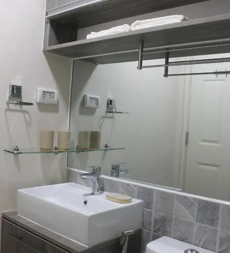 Compact Near Ayala W Wifi Balcony Apartment