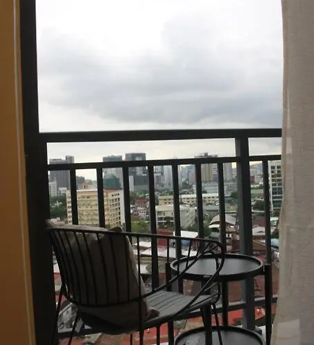 Compact Near Ayala W Wifi Balcony *