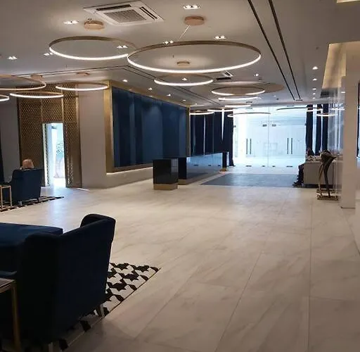 Compact Near Ayala W Wifi Balcony *