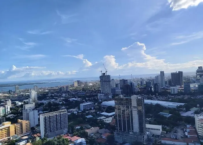 Compact Near Ayala W Wifi Balcony *