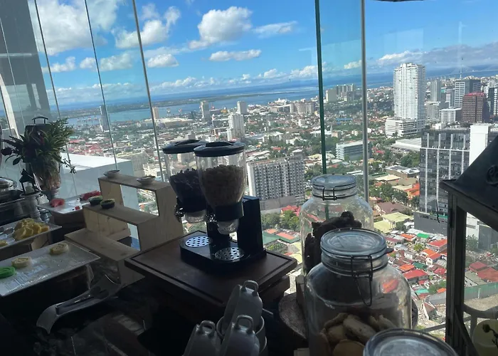 Compact Near Ayala W Wifi Balcony Apartment *